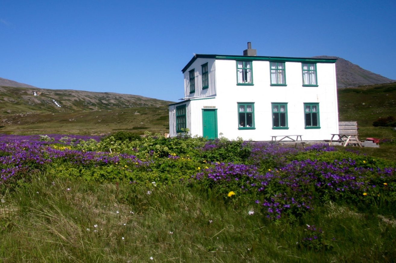Das verlassene Dorf Hesteyri in den Westfjorden