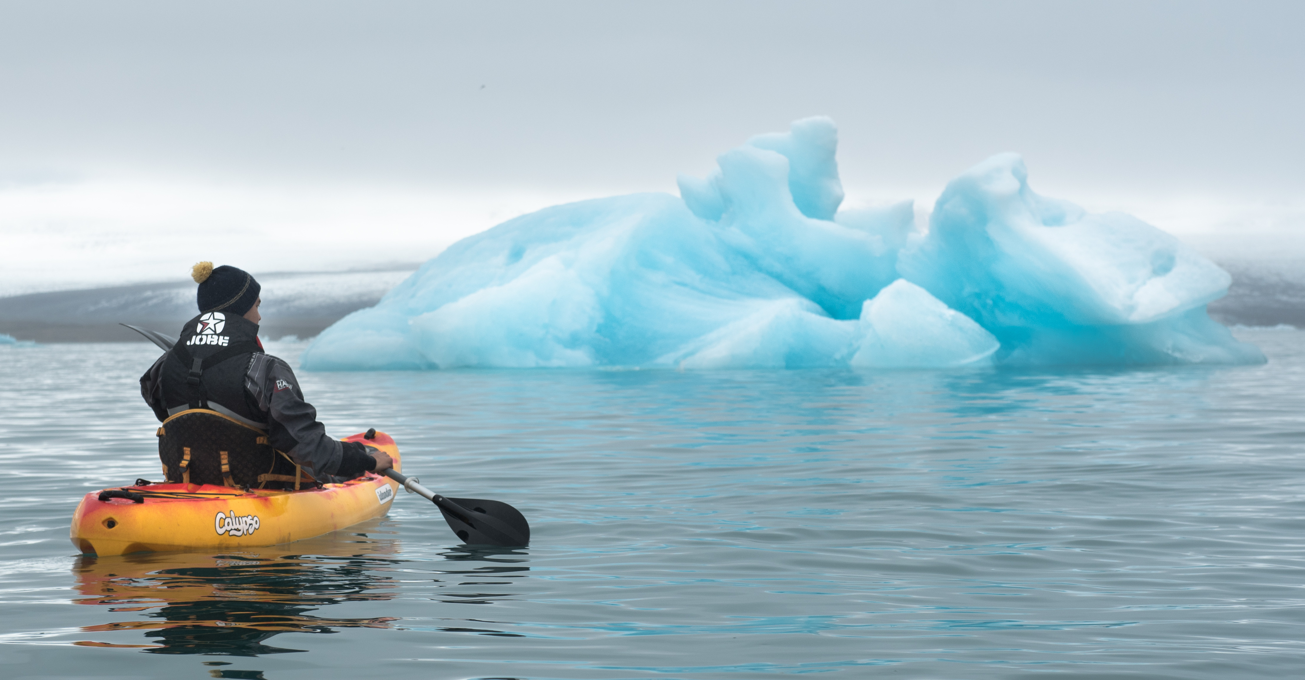 Kayaken auf einer Gletscherlagune