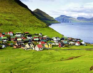 Der Ort Gjogv auf den Färöer-Inseln