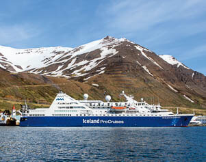 MS Ocean Diamond in Island