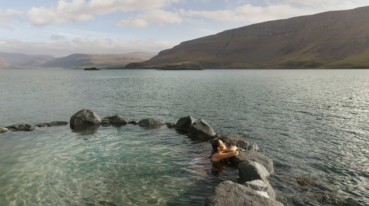 Entspannung im Hot Pot, Foto Axel Sig, Íslandsstofa